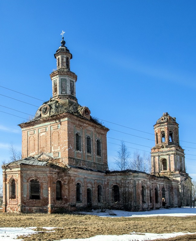 Косино. Церковь Спаса Преображения. Апрель 2018 г..